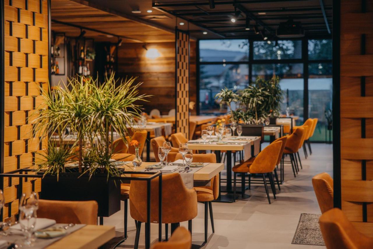 שצ'קלארסקה פוראובה Platinum Mountain Hotel&Spa מראה חיצוני תמונה Restaurant interior