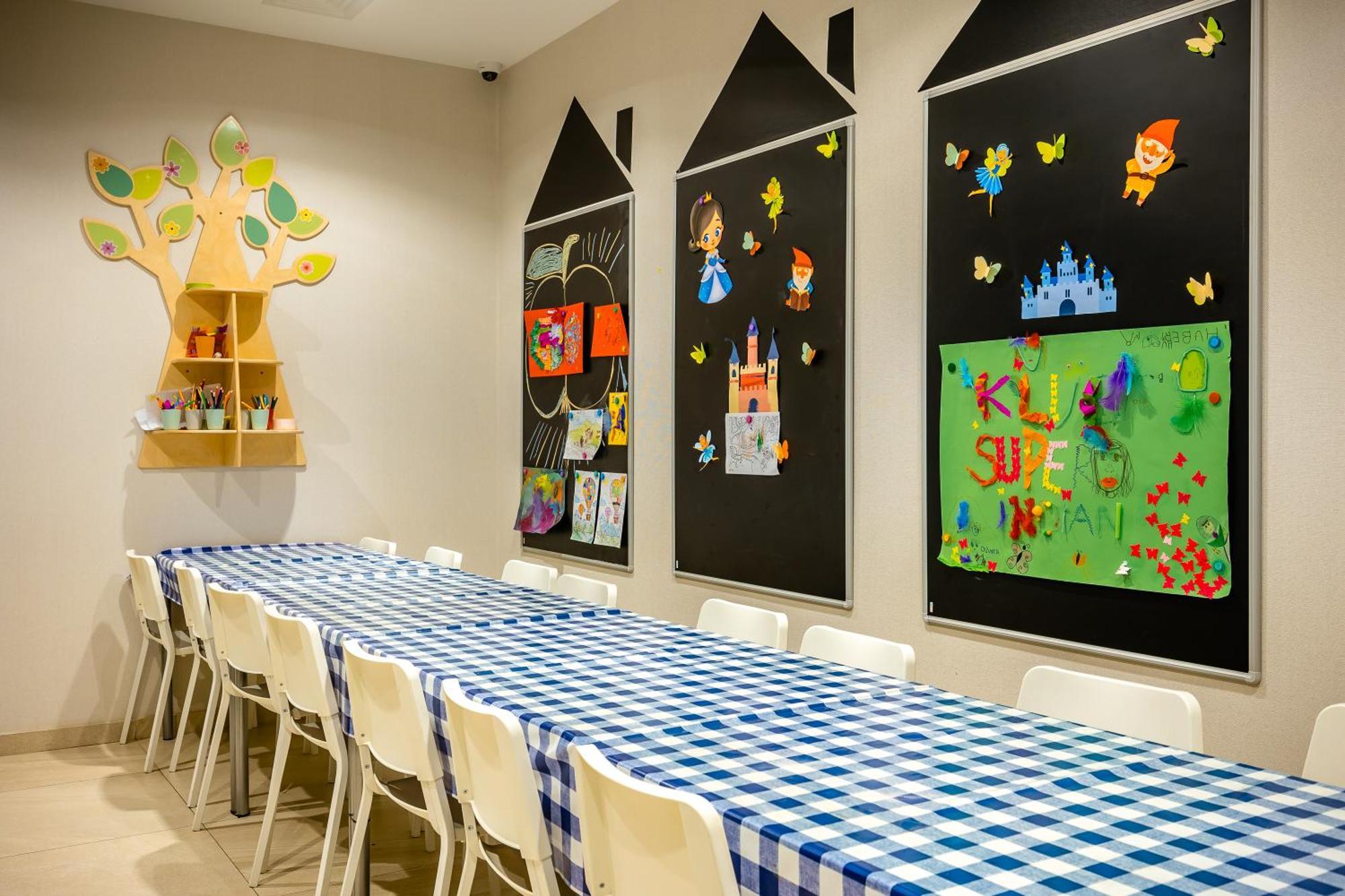 שצ'קלארסקה פוראובה Platinum Mountain Hotel&Spa מראה חיצוני תמונה The Children's Hospital of Philadelphia